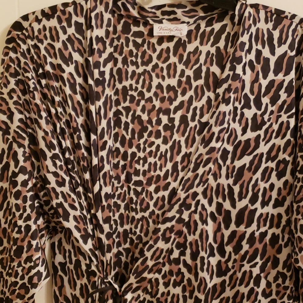 Vanity Fair Robe